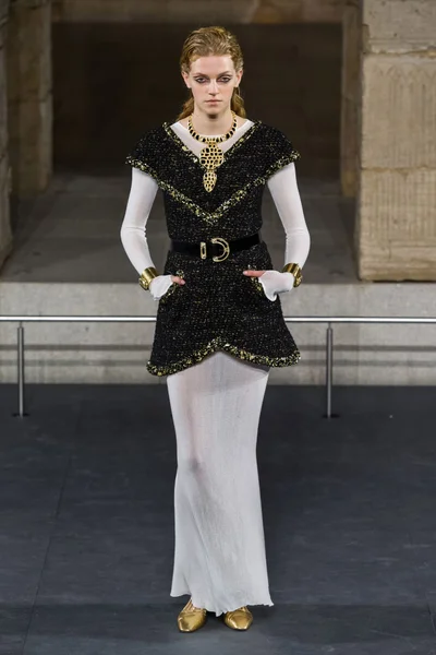Look 22